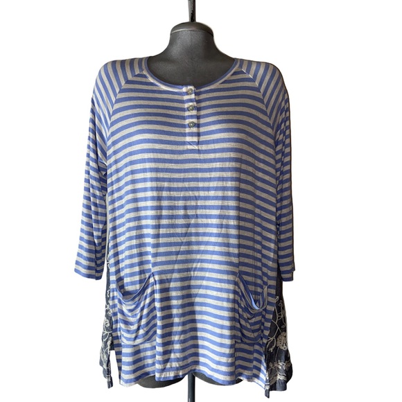 LOGO Lori Goldstein tunic